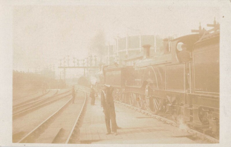 Carte postale ancienne Train - Locomotive - Carte Photo - cliché Pouteau - Gare - Interieur De Gare