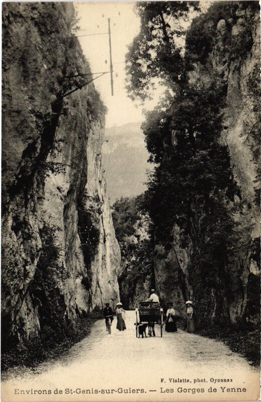 Carte postale ancienne Env. de Saint-Genis-sur-Guiers Gorges de Yenne à Yenne