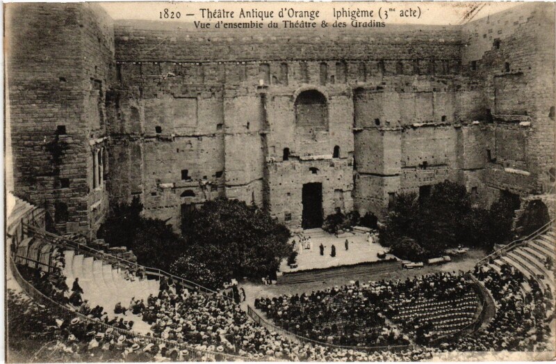 Carte postale ancienne Orange Théatre antique Iphigene à Orange