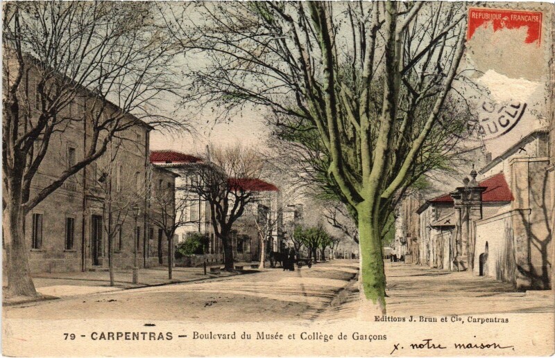 Carte postale ancienne Carpentras Bd du Musée College des Garcons à Carpentras
