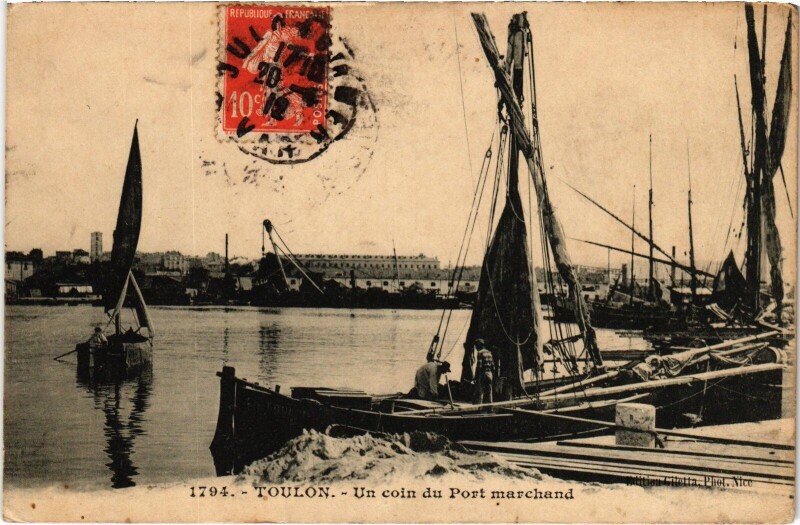 Carte postale ancienne Toulon Un coin du port à Toulon