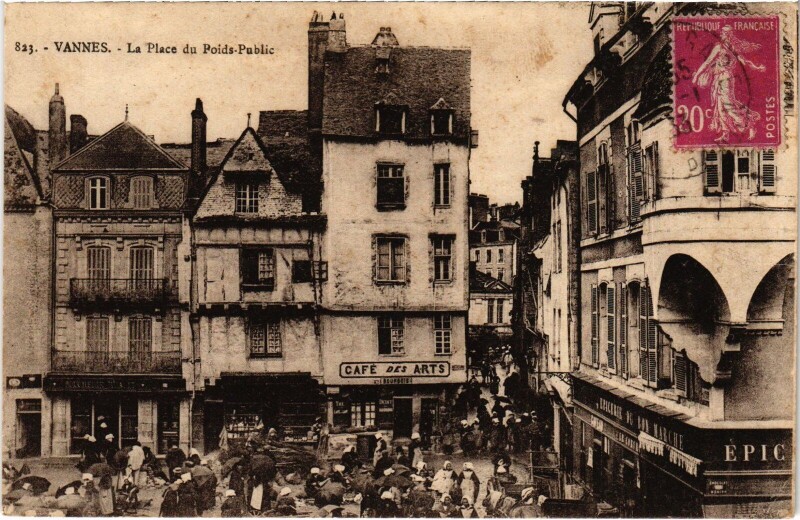 Carte postale ancienne Vannes Place du Poids-Public à Vannes
