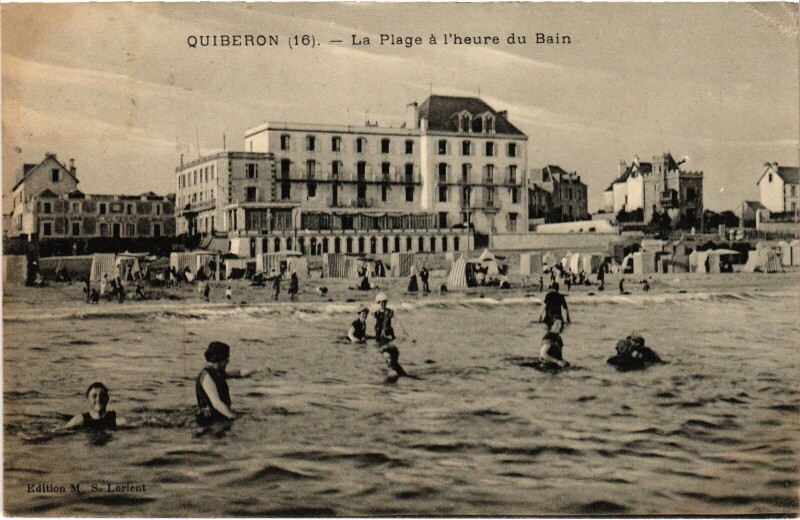 Carte postale ancienne Quiberon La Plage a l'heure du bain à Quiberon