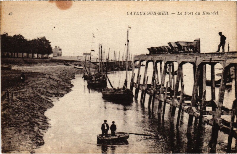 Carte postale ancienne Cayeux-sur-Mer Le Port Au Hourdel à Cayeux-sur-Mer