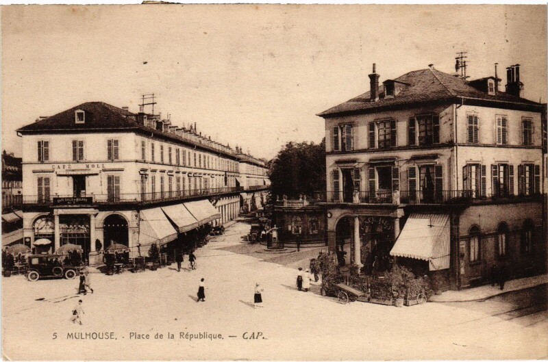 Carte postale ancienne Mulhouse Place de la République à Mulhouse