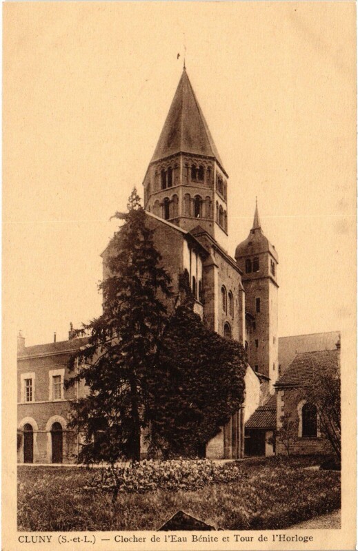 Carte postale ancienne Cluny Clocher de l'Eau Bénite à Cluny
