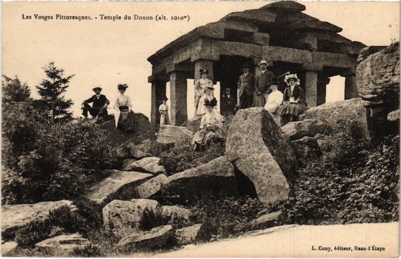 Carte postale ancienne Vosges Temple du Donon