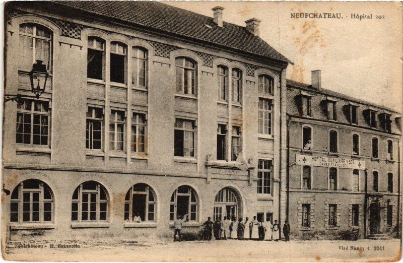 Carte postale ancienne Neufchateau Hopital