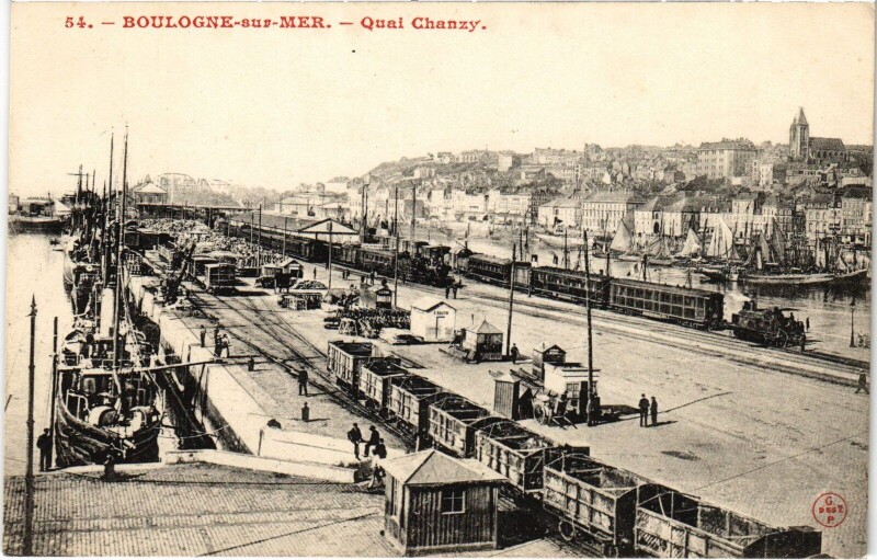 Carte postale ancienne Boulogne-sur-Mer Quai Chanzy à Boulogne-sur-Mer
