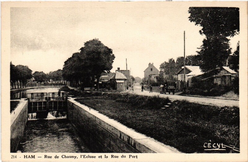 Carte postale ancienne Ham Rue de Chauny Ecluse