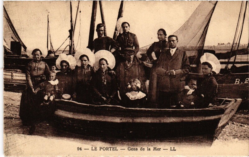 Carte postale ancienne Le Portel Gens de la Mer au Portel