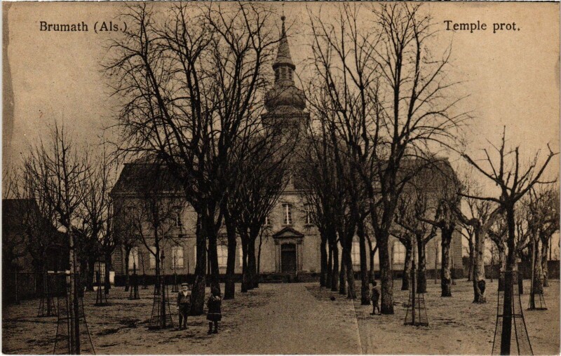Carte postale ancienne Alsace Brumath Temple protestant à Brumath