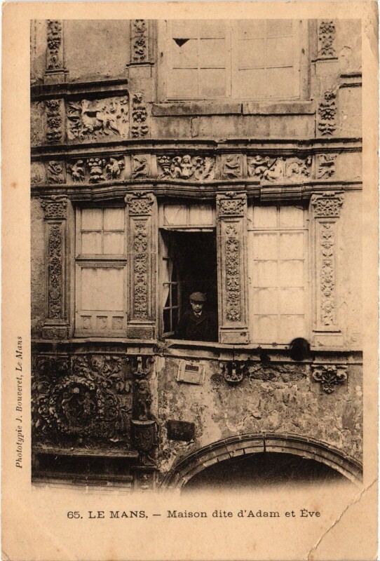 Carte postale ancienne Le Mans Maison dite Adam et Eve au Mans