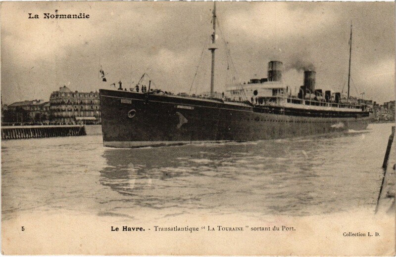 Carte postale ancienne Le Havre Transatlantique La Touraine Ships au Havre