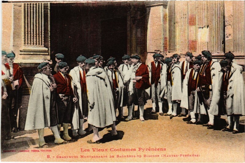 Carte postale ancienne Pyrénées Bagneres-de-Bigorre Montagnard Chanteur Folklore