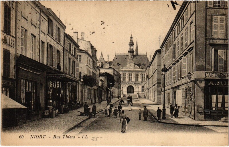 Carte postale ancienne Niort Rue thiers à Niort