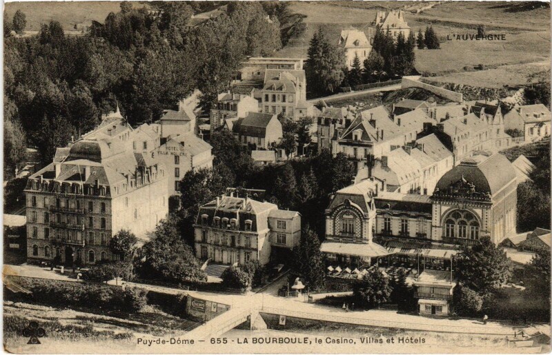 Carte postale ancienne La Bourboule Le Casino Villas à La Bourboule