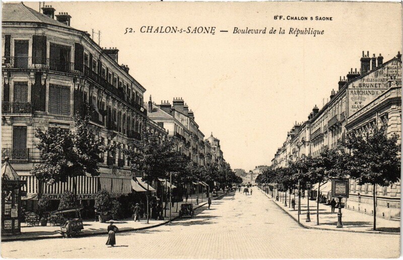 Carte postale ancienne Chalon-sur-Saone Boulevard de la République