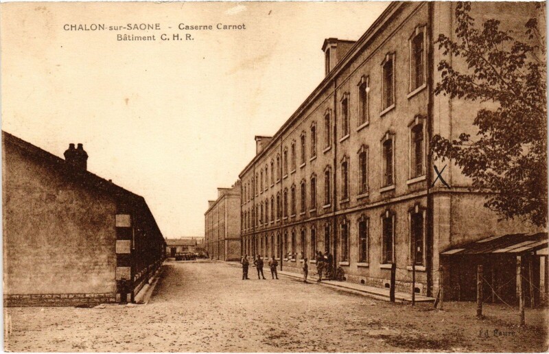 Carte postale ancienne Chalon-sur-Saone Caserne Carnot
