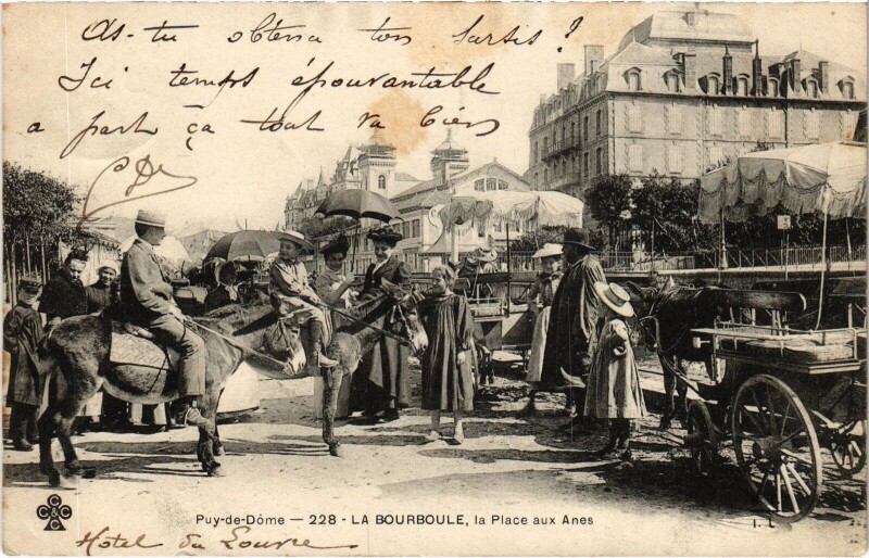 Carte postale ancienne La Bourboule Place aux Anes à La Bourboule