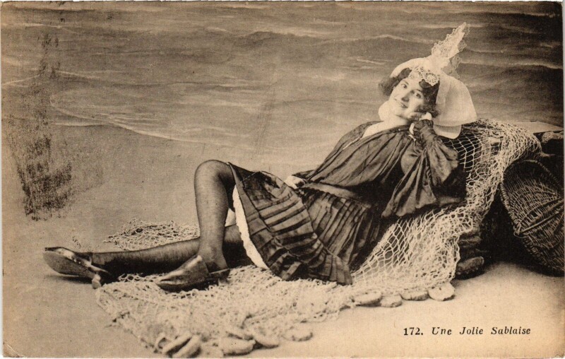 Carte postale ancienne Les Sables-d'Olonne Sablaise Folklore aux Sables-d'Olonne