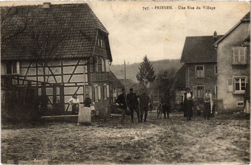Carte postale ancienne Friesen rue du village à Friesen