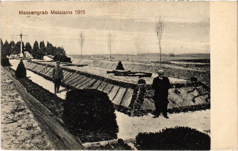 Carte postale ancienne Moislains Massengrab Guerre à Moislains