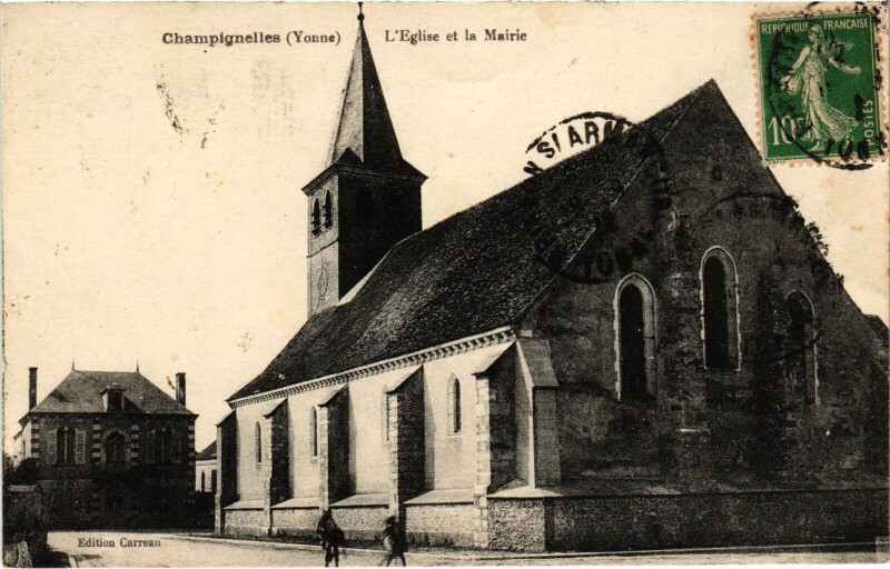 Carte postale ancienne Champignelles Eglise et Mairie à Champignelles
