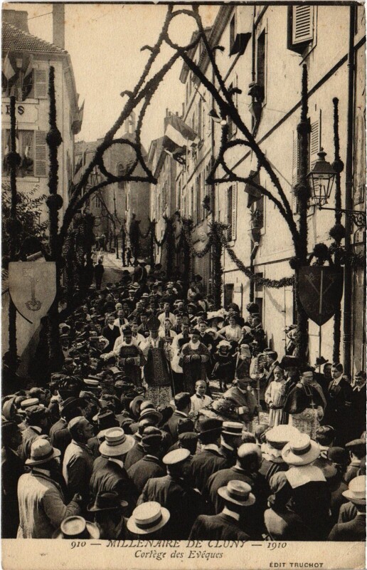 Carte postale ancienne Millenaire Cluny Cortege des Eveques à Cluny
