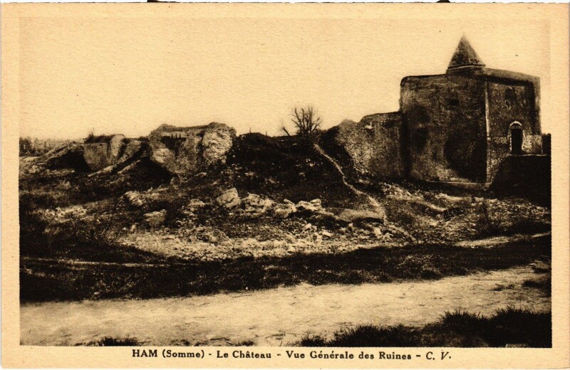Carte postale ancienne Ham Le Chateau Guerre