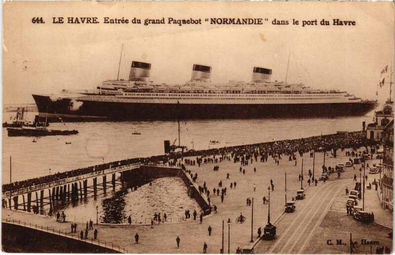 Carte postale ancienne Le Havre Paquebot Normandie Ships au Havre