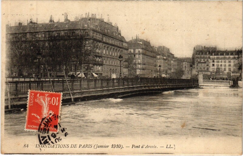 Carte postale ancienne Paris Pont d'Arcole Inondations