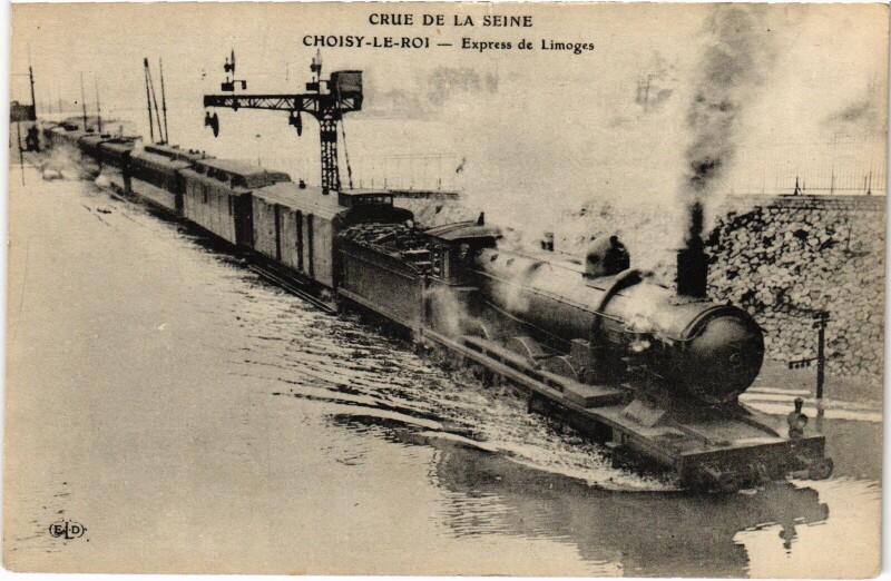 Carte postale ancienne Choisy-le-Roie Express de LImoges Railway Inondations à Choisy-le-Roi