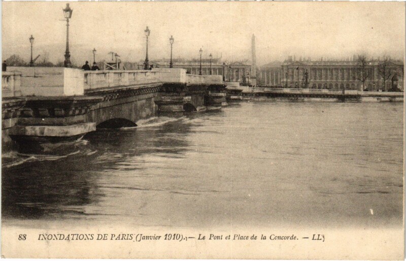 Carte postale ancienne Paris Pont de la Concorde Inondations