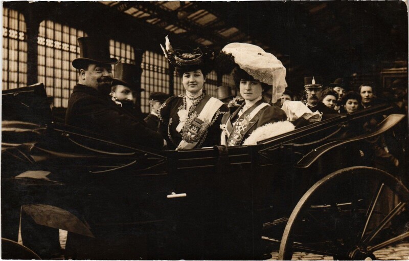 Carte postale ancienne Alphonse Xiii Paris Royalty