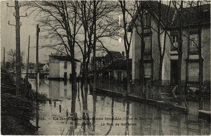 Carte postale ancienne Colombes Rue de Solférino Inondations à Colombes