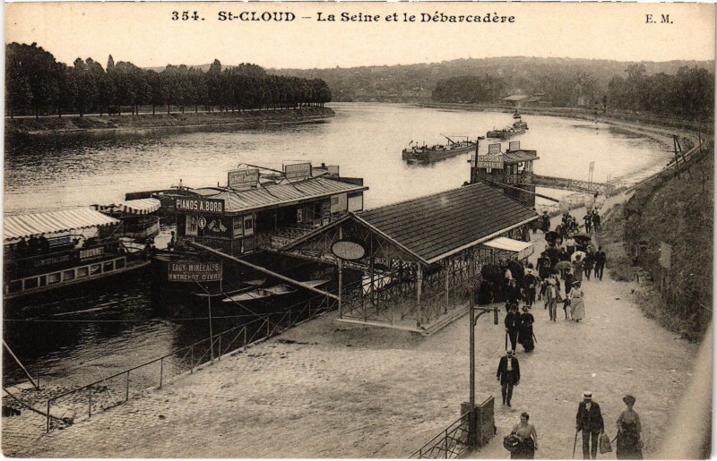 Carte postale ancienne Saint-Cloud La Seine et le Débarcadere à Saint-Cloud