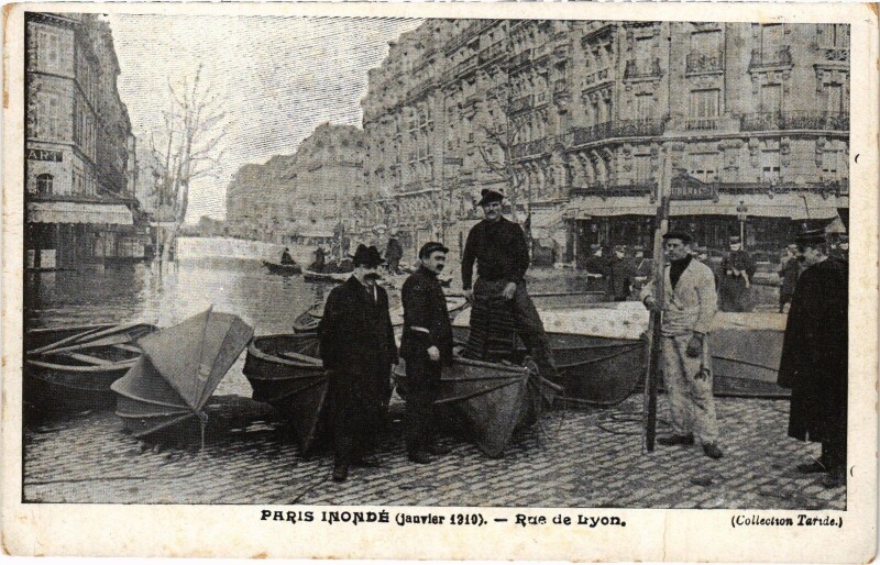 Carte postale ancienne Paris inondé (janvier 1910) - Rue de Lyon à Paris 12e