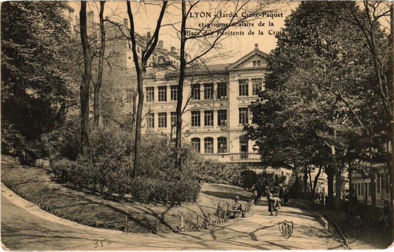 Carte postale ancienne Lyon jardin Croix-Paquet