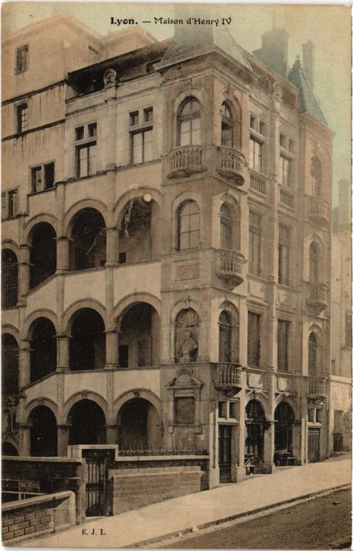 Carte postale ancienne Lyon Maison d'Henry Iv