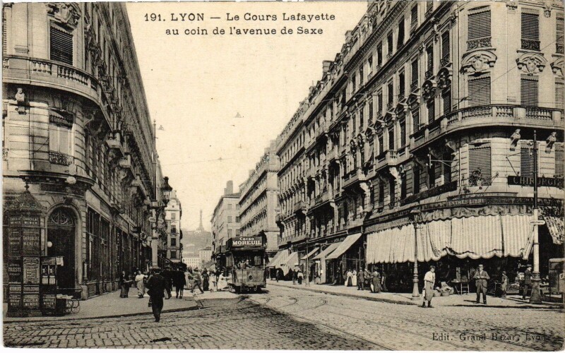 Carte postale ancienne Lyon Cours Lafayette Avenue de Saxe à Cours