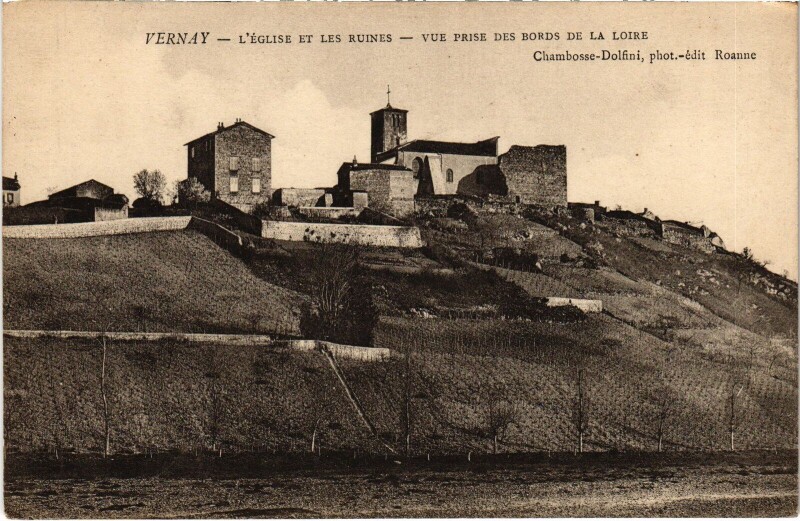 Carte postale ancienne Vernay Eglise et les ruines à Vernay