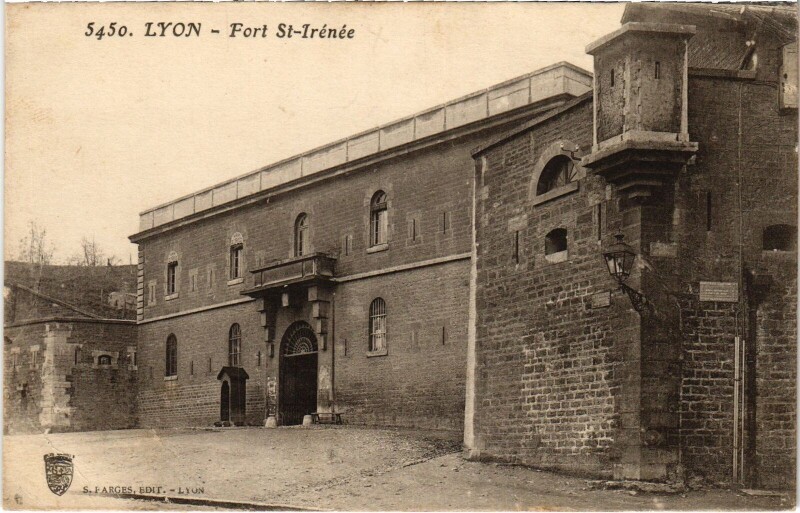 Carte postale ancienne Lyon Fort Saint-Irénée
