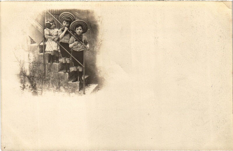 Carte postale ancienne Lyon Children