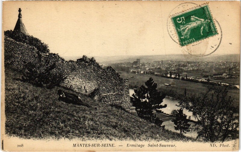 Carte postale ancienne Mantes-la-Jolie Ermitage Saint-Sauveur à Mantes-la-Jolie