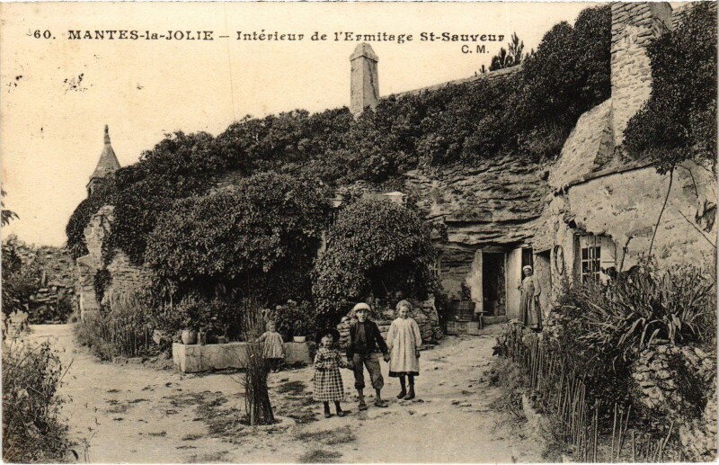 Carte postale ancienne Mantes-la-Jolie Ermitage Saint-Sauveur - Interieur à Mantes-la-Jolie