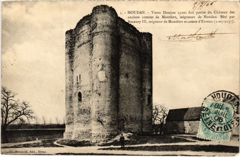 Carte postale ancienne Houdan Vieux Donjon à Houdan
