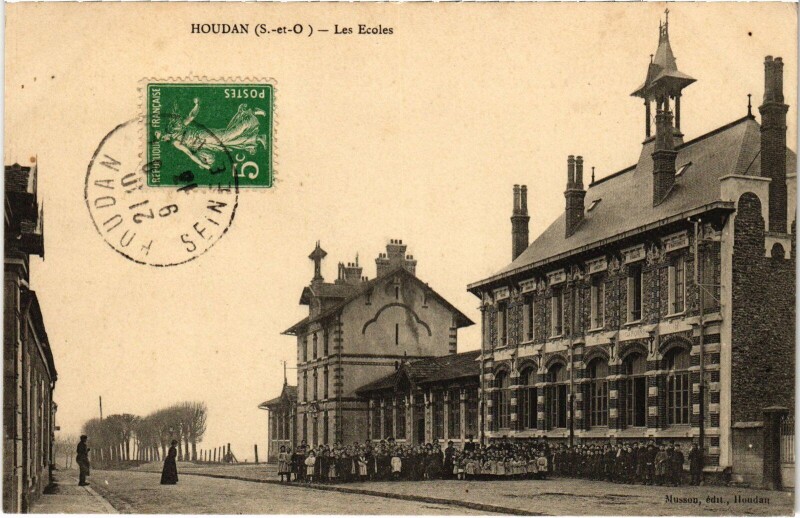 Carte postale ancienne Houdan Les Ecoles à Houdan