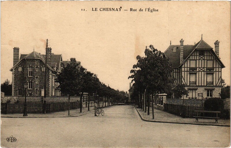Carte postale ancienne Le Chesnay Rue de l'Eglise