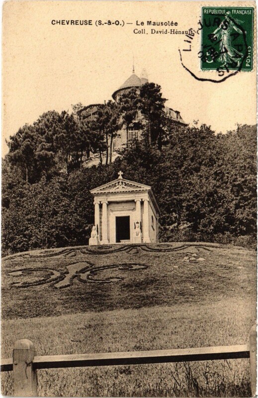 Carte postale ancienne Chevreuse Mausolee à Chevreuse